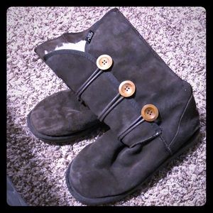 Brown EMU boots